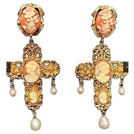 Dolce & Gabbana Orecchini a Croce con Cammeo e Perla Placcati Oro
