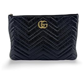 Pochette Gucci GG Marmont en cuir matelassé