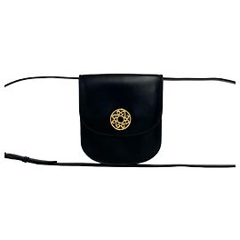 Céline Celine Vintage Mini Schultertasche Pouch aus Kalbsleder mit kreisförmigen Hardware-Details