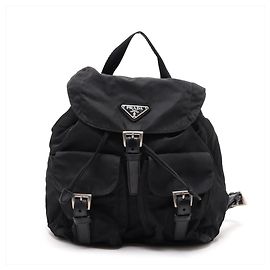 Prada Schultertasche aus Tessuto-Nylon mit Leder-Dreieckslogo