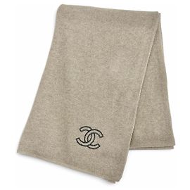 Stole en cachemire beige Chanel