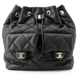 Mochila Chanel em couro Matelassé