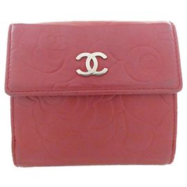 Portafoglio tri-fold Chanel 47422 in pelle rossa