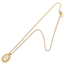 Autre Marque Dior Gold Halskette mit ovalem Logo-Anhänger aus vergoldetem Resin