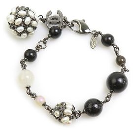 Pulseira com pingentes Chanel