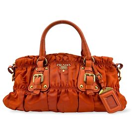 Prada Gaufre Convertible Satchel aus Leder und Tessuto Medium