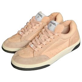 Baskets Chanel en daim et tissu rose