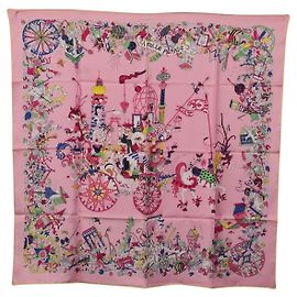 Hermès Carré HERMES 90 Foulard en Soie Rose Jaune "La Folle Parade" Auth ki6876M