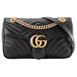 GUCCI - GG Marmont Medium Gucci Schultertasche aus schwarzem Glattleder