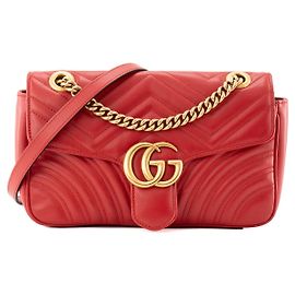 GUCCI - Bolsa de ombro GG Marmont Medium Gucci em couro chevron vermelho