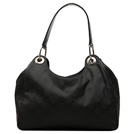Gucci GG Schultertasche aus Nylon in Schwarz
