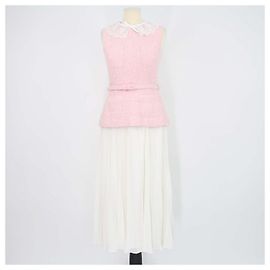 Self portrait Self-Portrait Plissiertes Midi-Kleid in Rosa, Weiß Tweed Bouclé mit Spitzenkragen