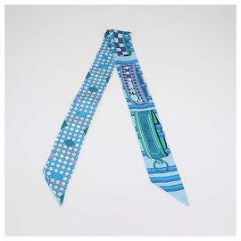 Hermès Hermes Blue Silk Colliers de Chiens Print Twilly