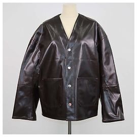 Chaqueta Edee de piel sintética marrón Nanushka