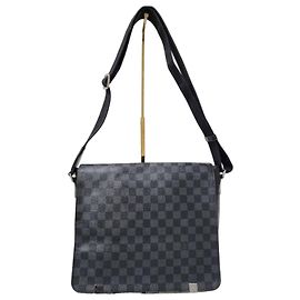 Louis Vuitton Borsa a Tracolla District GM Damier Graphite