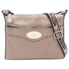 Fendi Selleria Schultertasche/Handtasche aus beigem Leder