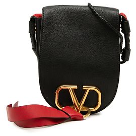 Valentino VRing Crossbody-Tasche aus schwarzem Ziegenleder