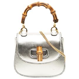Gucci 1947 Bamboo Top Handle Bag aus metallisiertem Kalbsleder in Silber nano