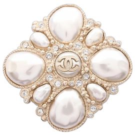 Broche Cuadrado Chanel Coco Mark