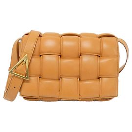 Bolsa de Ombro Bottega Veneta em pele de cordeiro