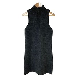 Autre Marque Stylevoice Strickkleid für die xxx Haruki Collaboration