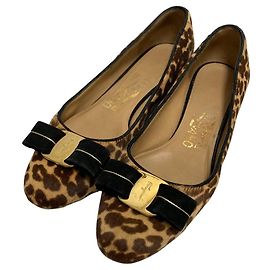 Décolleté Salvatore Ferragamo Vara in vitello haircalf leopardato