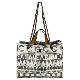 Chanel Handbag in Canvas and Leather