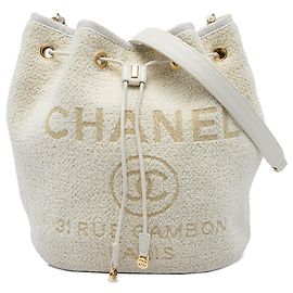 Borsa a secchiello con coulisse Chanel Deauville Small in tweed bianco