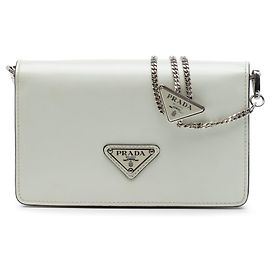 Mini bolso bandolera Prada de piel cepillada blanca con cadena