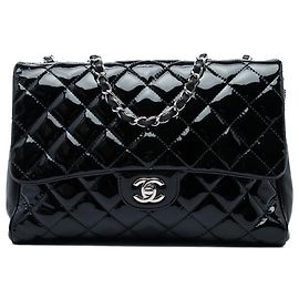 Black Chanel Large CC gesteppte Lackleder Umhängetasche mit Doppelcompartment und Klappe