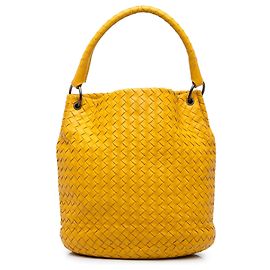 Bottega Veneta Nappa Intrecciato Bucket Bag Gelb