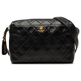 Borsa Camera Chanel CC in pelle d'agnello matelassé nera