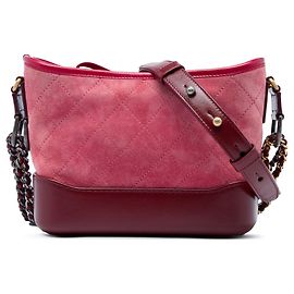 Bolso bandolera Gabrielle Hobo Small de ante acolchado rojo Chanel