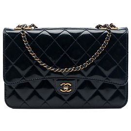 Borsa crossbody Chanel Quilted Patent and Goatskin CC Eyelet Wallet On Chain Blu