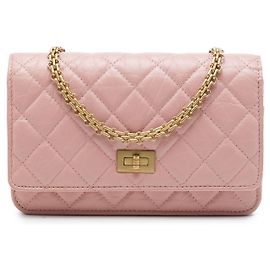 Sac crossbody Chanel Reissue 2.55 Wallet on Chain en cuir de veau matelassé rose