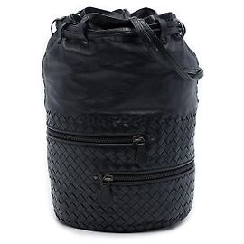 Borsa bucket Bottega Veneta in nappa intrecciato nera con zip frontale e coulisse