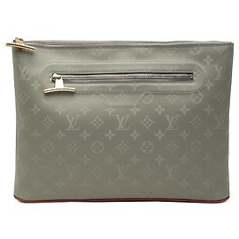 Bolsa de mão Louis Vuitton Monogram Titanium Pochette Cosmos Cinza