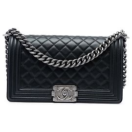 Borsa a tracolla Chanel Boy Flap in pelle d'agnello matelassé, nera, dimensione Old Medium