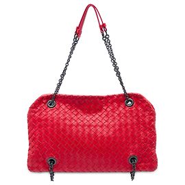 Bottega Veneta Duo Schultertasche aus Nappa Intrecciato in Rot