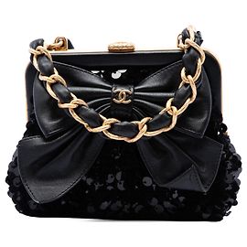 Chanel Clutch aus schwarzem Tweed und Lammleder mit Pailletten-Schleife und Kettenriemen