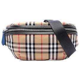 Burberry House Check Sonny Gürteltasche aus Nylon in Beige
