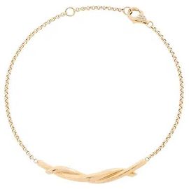 Il bracciale Entrelacs, caratterizzato da un motivo ad anelli intrecciati tridimensionali, è un articolo che cattura la sofisticata maestria e l'elegante sensibilità di Cartier. Curve di un sofisticato materiale in oro