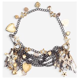 Colar Statement Dolce & Gabbana anos 2000 de correntes múltiplas com pingentes de corações e estrelas