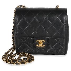 Bolsa Mini Square Flap Chanel em pele de cabra matelassada preta