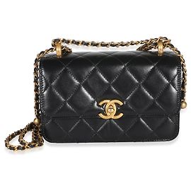 Sac à rabat Mini Perfect Fit en veau matelassé noir Chanel