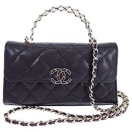 Porta-telemóvel com aba Chanel Black Caviar Coco First com corrente