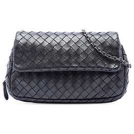 Bottega Veneta Mini Bolsa Tiracolo com Aba Expansível em Nappa Intrecciato Preta com Corrente