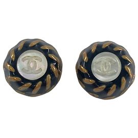 Orecchini a clip Chanel in resina nera CC e placcati oro