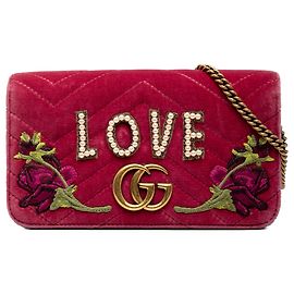 Gucci Portafoglio Love On Chain Mini GG Marmont in velluto matelassé ricamato rosa