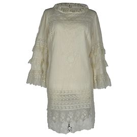 Autre Marque Vestido Mini Saloni Lori B em Algodão Branco com Pregas e Babados